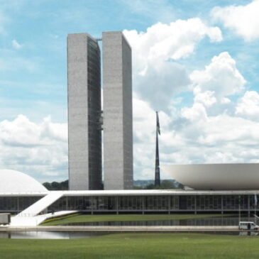 PEC 32: oposição pede vista e adia discussão na CCJC de parecer do relator