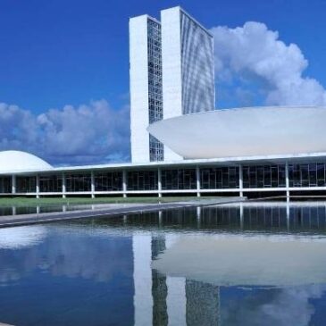 Documento do Dieese contribui para o debate sobre alterações na PEC 32
