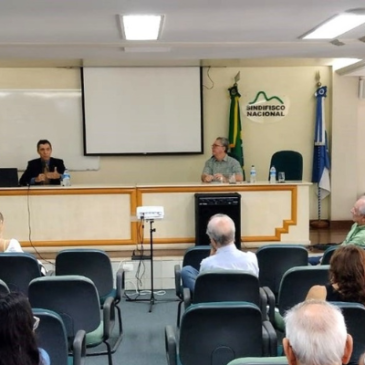Filiados se reúnem na DS/Rio para palestra sobre IR 2024