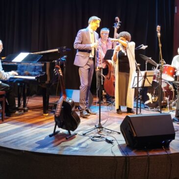Encontro em lançamento de álbum musical foi pura brasilidade