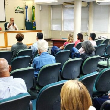 Vigília na DS/Rio tem informes sobre mobilização, ações jurídicas e próximos eventos sindicais da base